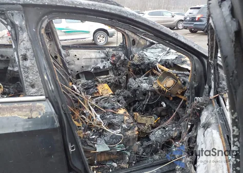 2014 Ford Escape Titanium из США, поврежденный, VIN 1FMCU9JX7EUB74824